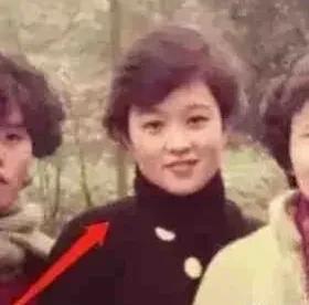 娱乐圈吃瓜爆料女爱豆,揭秘吃瓜爆料的背后故事 第1张 娱乐圈吃瓜爆料女爱豆,揭秘吃瓜爆料的背后故事 第1张